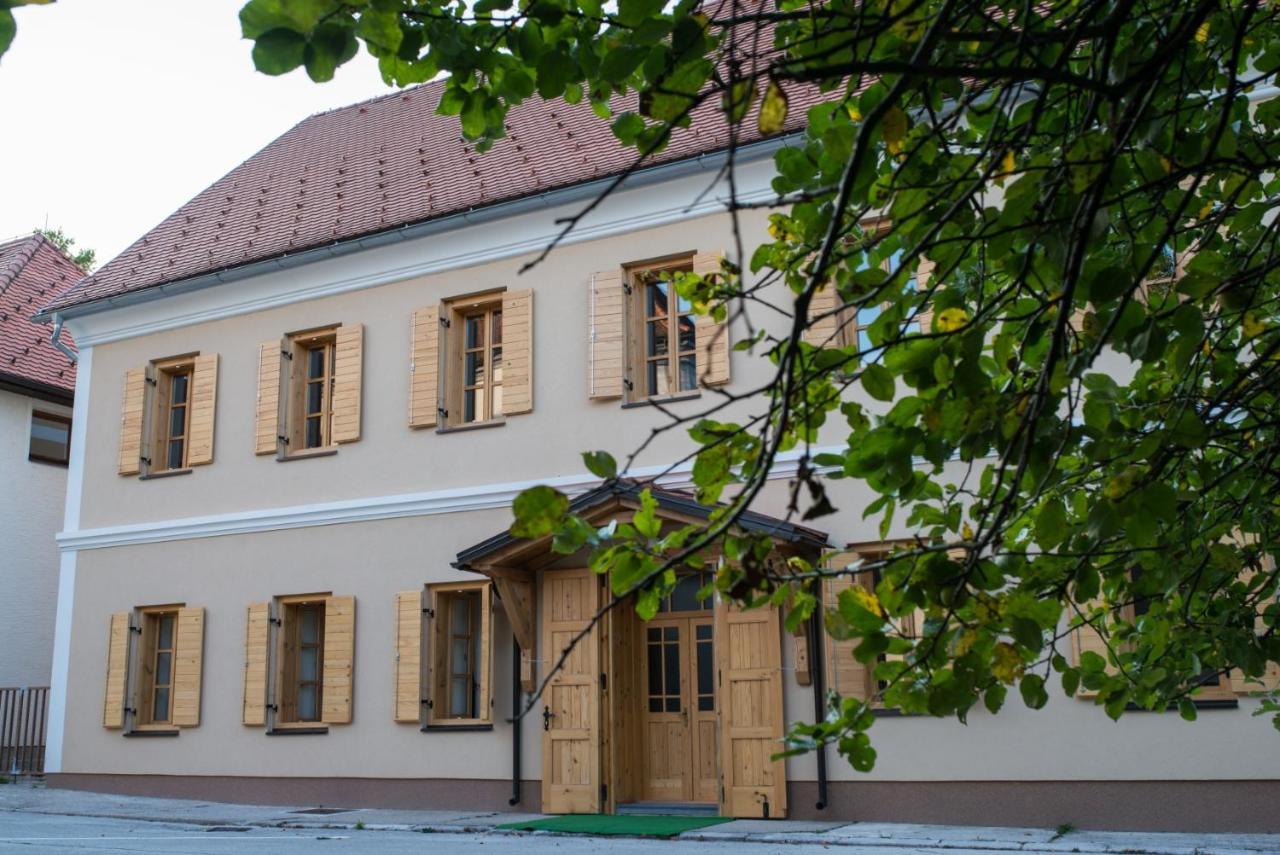 Bed & Breakfast Viktorija 3*